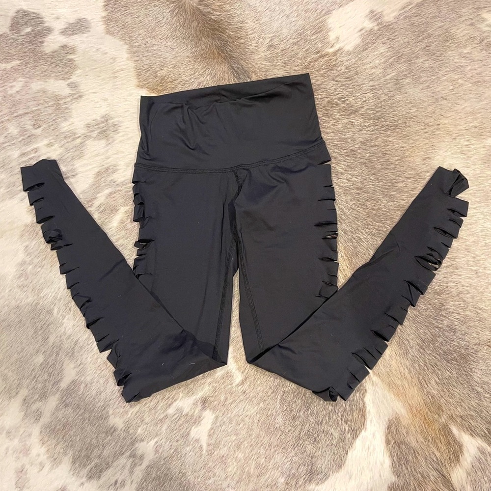 ✳️TEEKI✳️ Laser Cut Shredded Hot Jimi Leggings XS